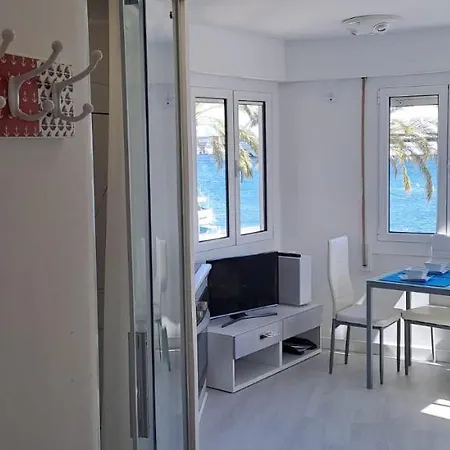 Apartment Port 1 *